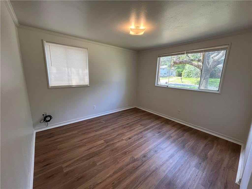 459 Seabreeze Rd E - Photo 4 of 13