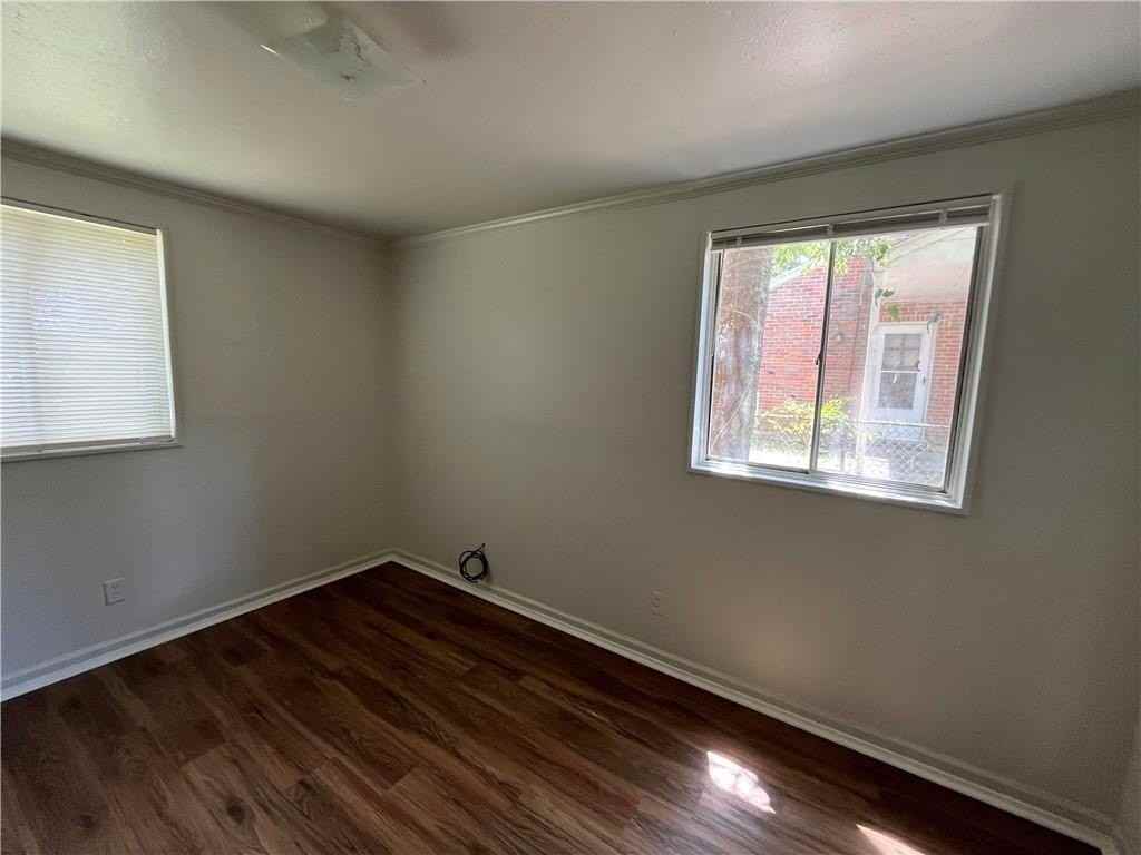 459 Seabreeze Rd E - Photo 6 of 13