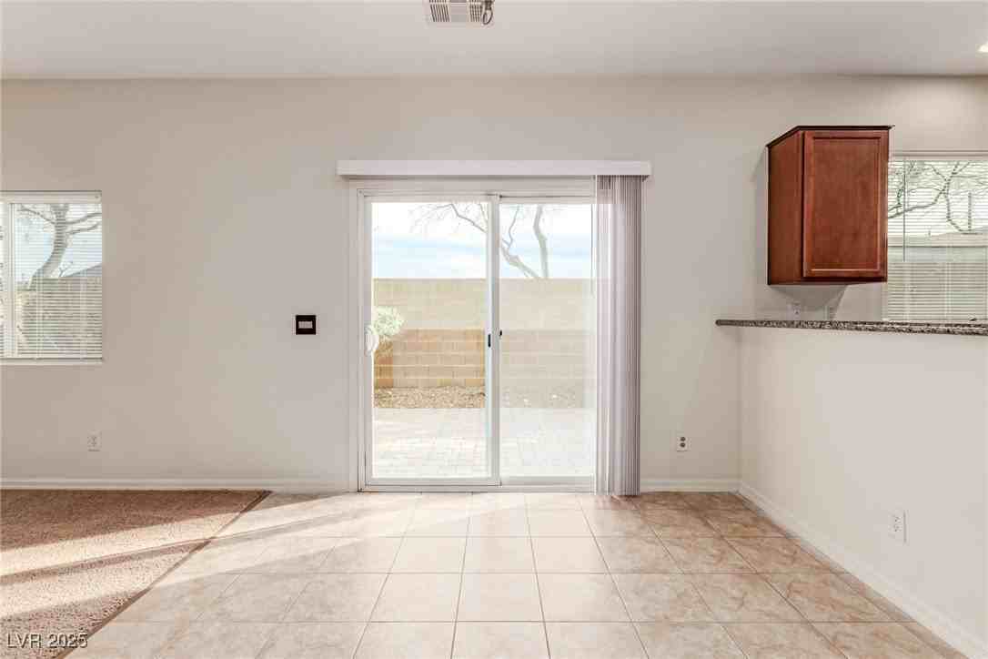 10537 Bandera Mountain Ln - Photo 6 of 29