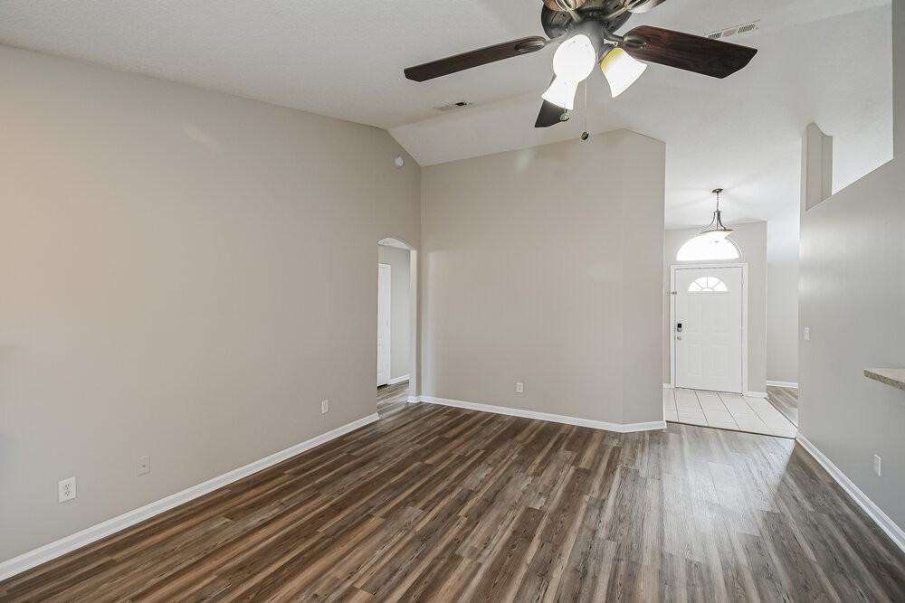 10341 Shelby Creek Rd N - Photo 4 of 16