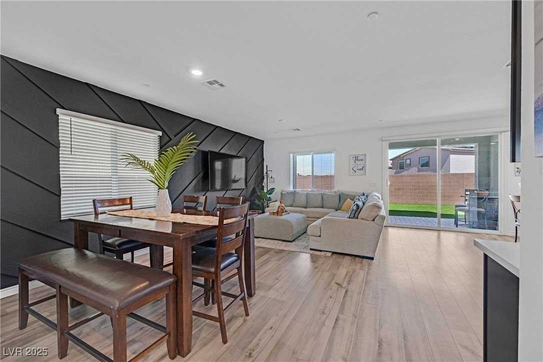 282 Mount Steele Ave - Photo 4 of 35