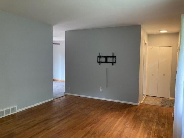 3300 Fernwood Ave - Photo 4 of 15