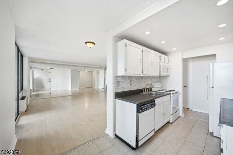 300 Winston Dr #807 - Photo 5 of 21