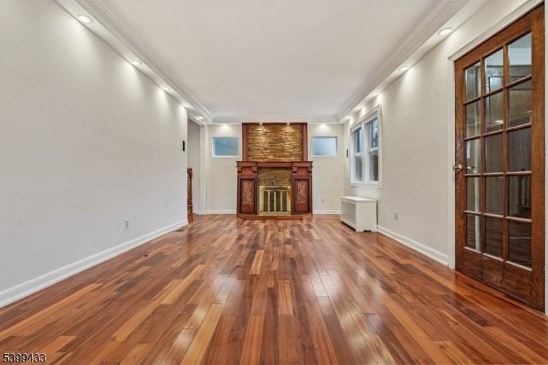 80 Locust Ave - Photo 5 of 47