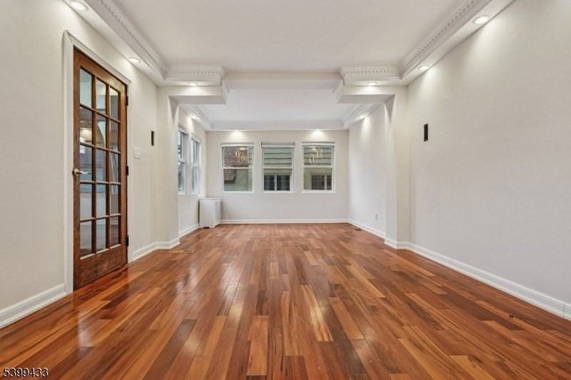 80 Locust Ave - Photo 7 of 47