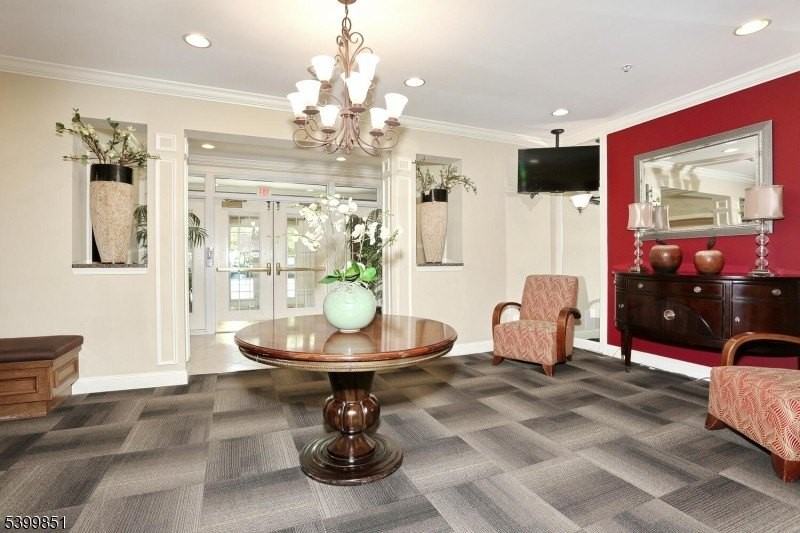 6107 Brookhaven Ct - Photo 3 of 27