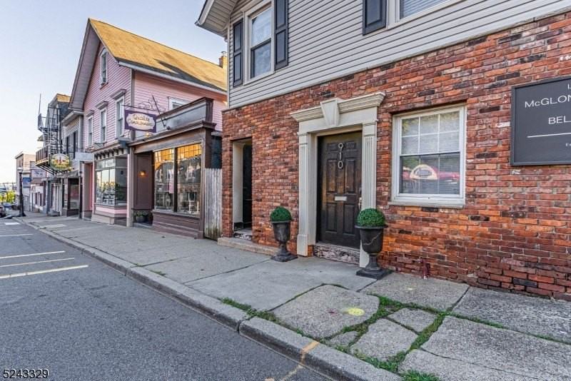 910 Main St - Photo 2 of 13