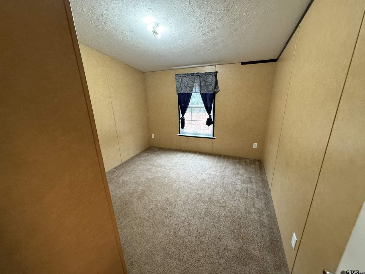 241 County Road 2445 - Photo 6 of 11