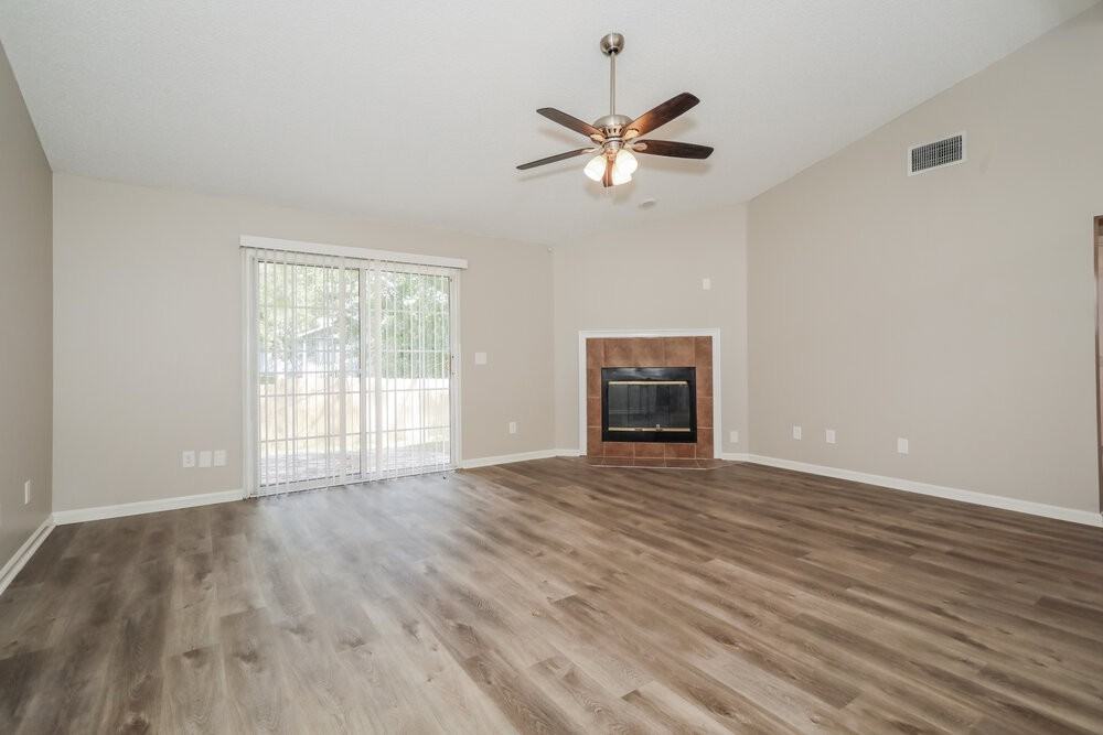 7770 Collins Ridge Blvd - Photo 5 of 16