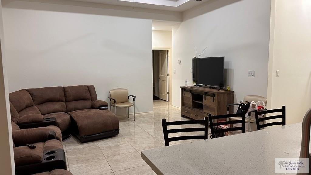 2525 Mamie Dr - Photo 7 of 29