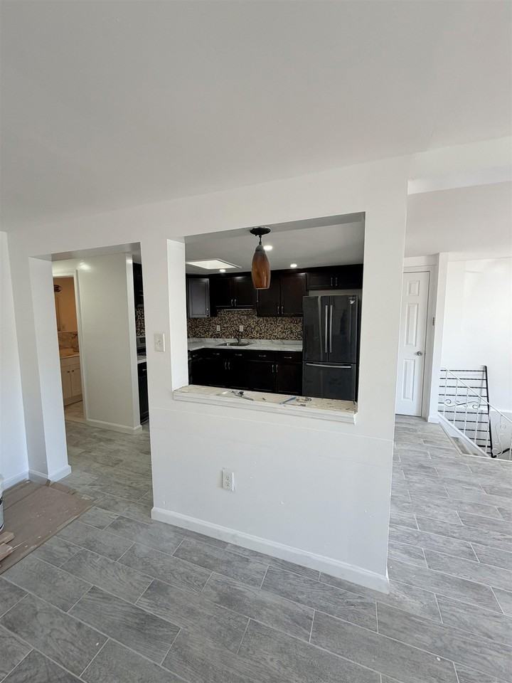 5 Chopin Ct #2 - Photo 7 of 17