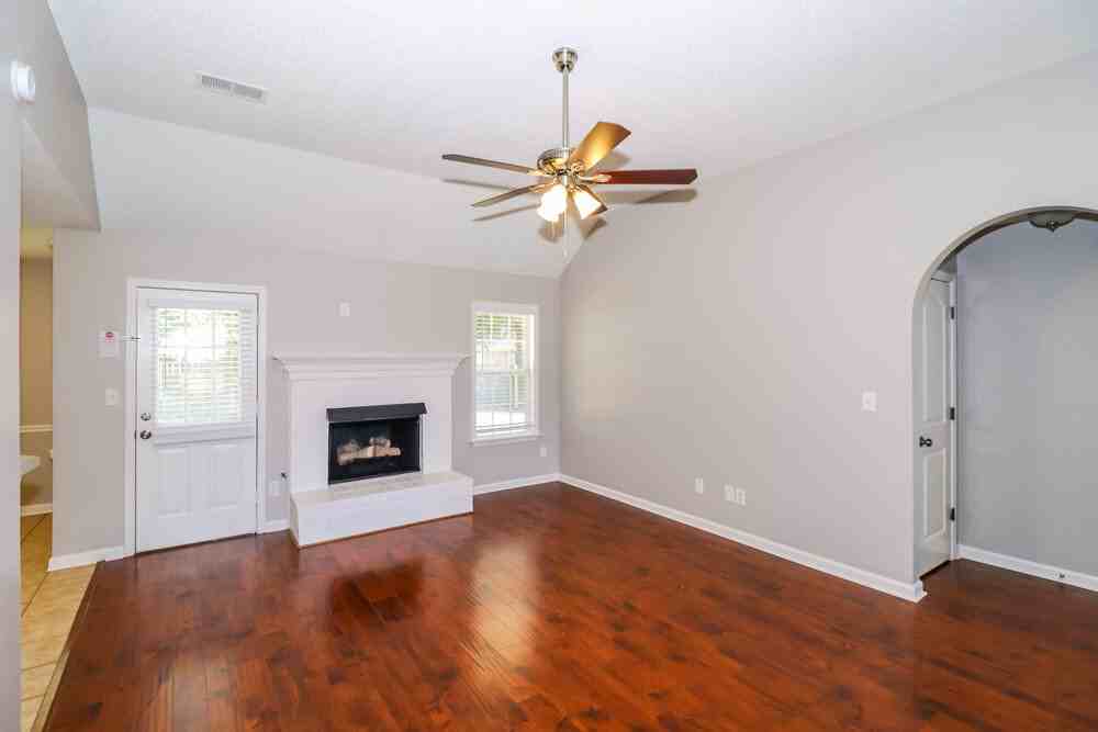 35 Cami Cv - Photo 6 of 17