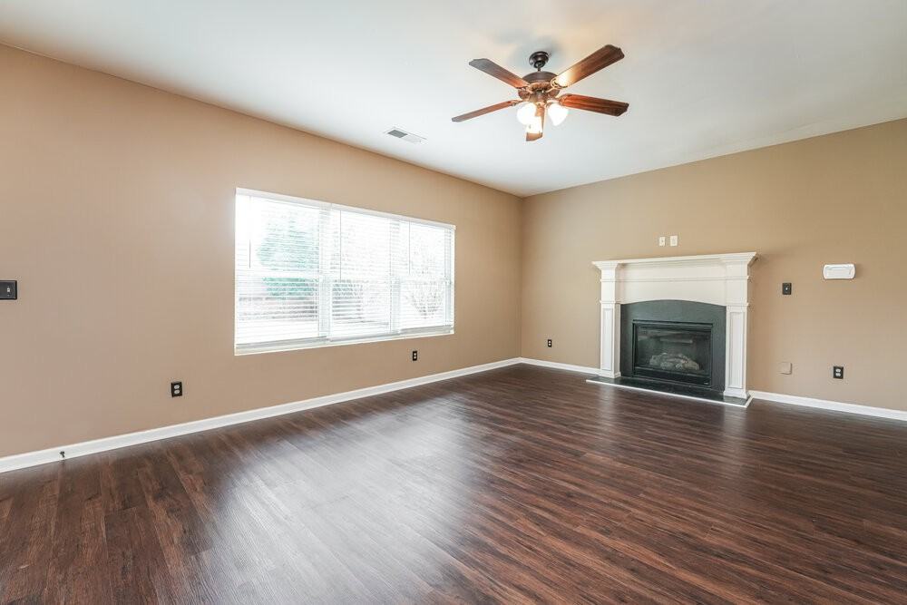 981 Rock Elm Dr - Photo 4 of 17