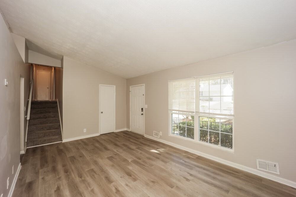 2465 Fairway Cir Sw - Photo 6 of 18