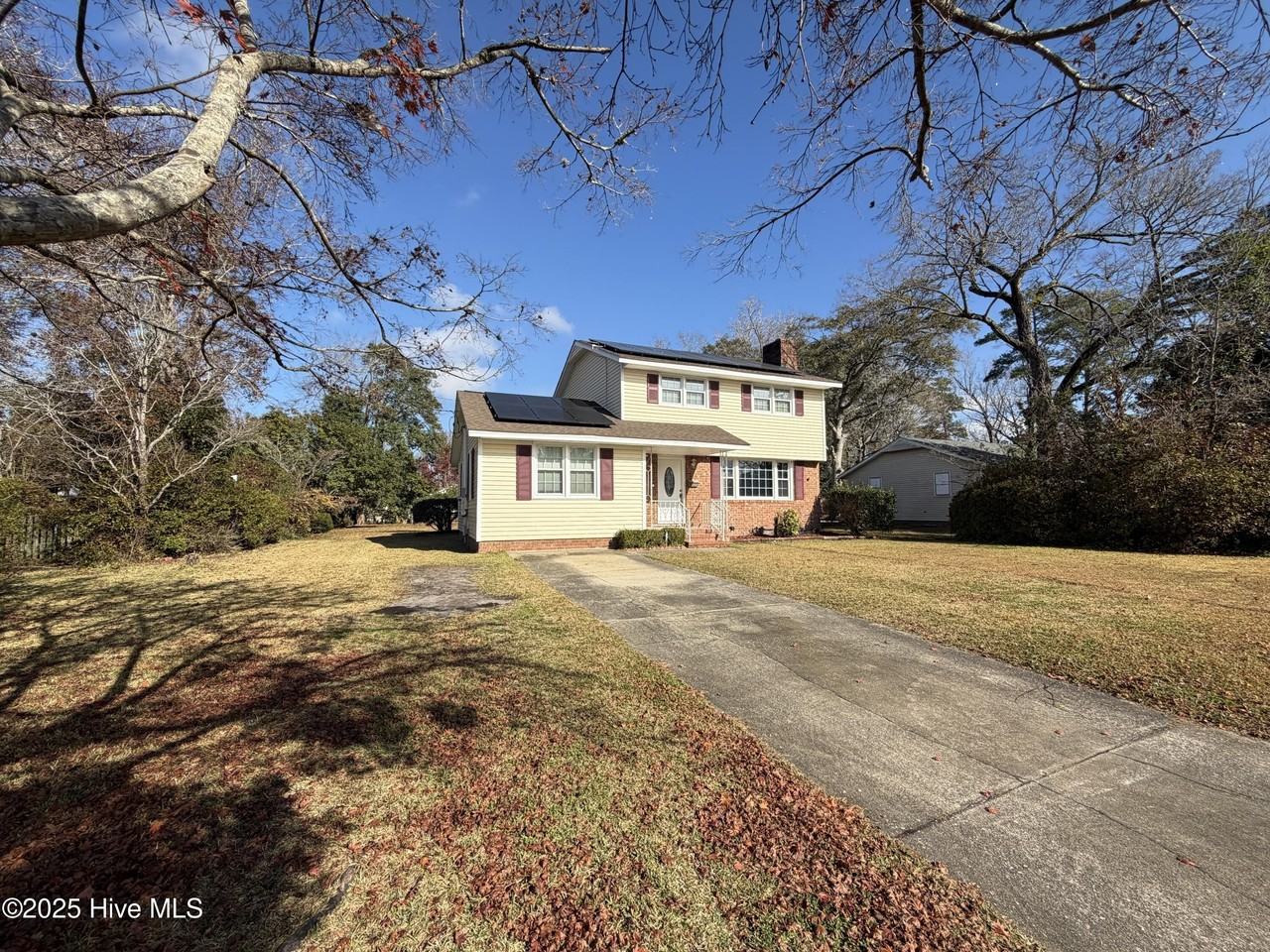 704 Christine Ave - Photo 2 of 32