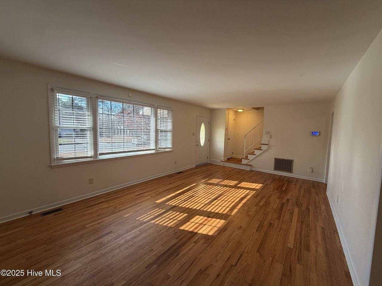 704 Christine Ave - Photo 5 of 32