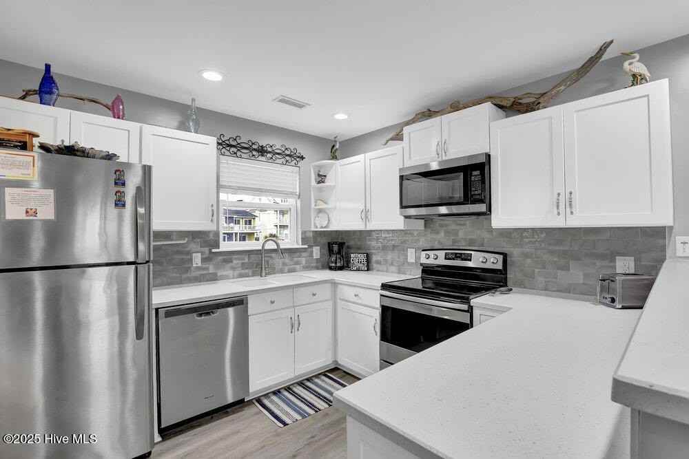 3802 Island Dr - Photo 5 of 30