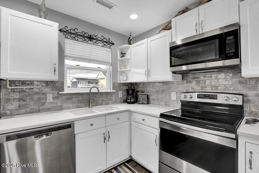 3802 Island Dr - Photo 6 of 30