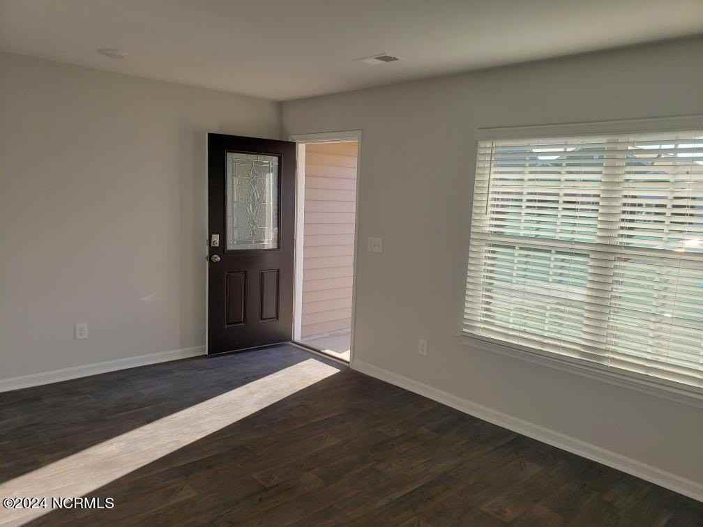 512 Dakota Ave - Photo 3 of 15