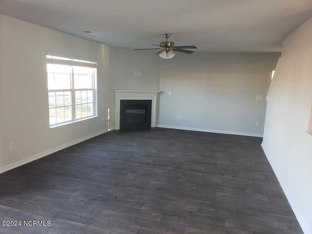 512 Dakota Ave - Photo 4 of 15