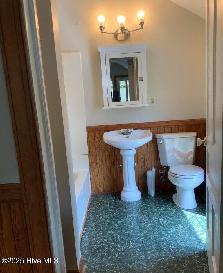 220 E Vermont Ave - Photo 4 of 9