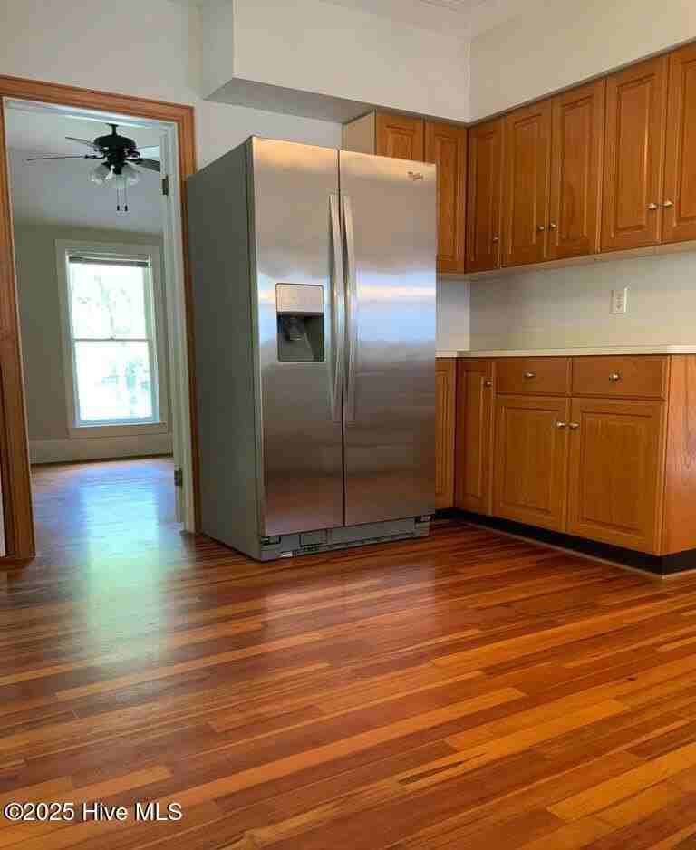 220 E Vermont Ave - Photo 6 of 9