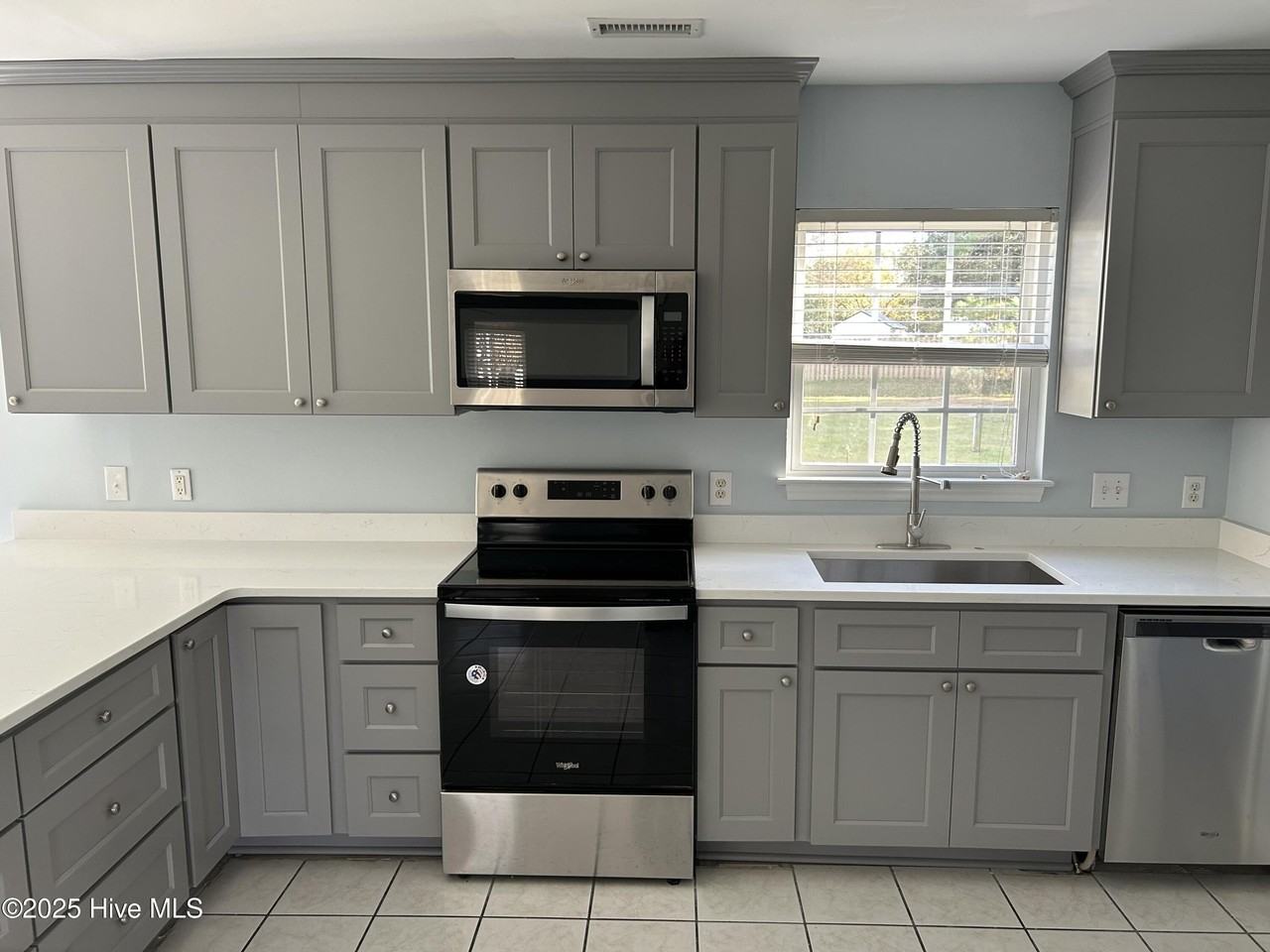 3008 Tandem Ct - Photo 4 of 10