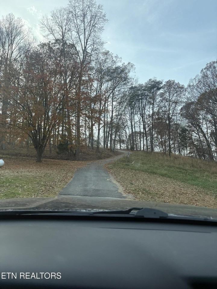 136 Hillview Rd - Photo 4 of 34