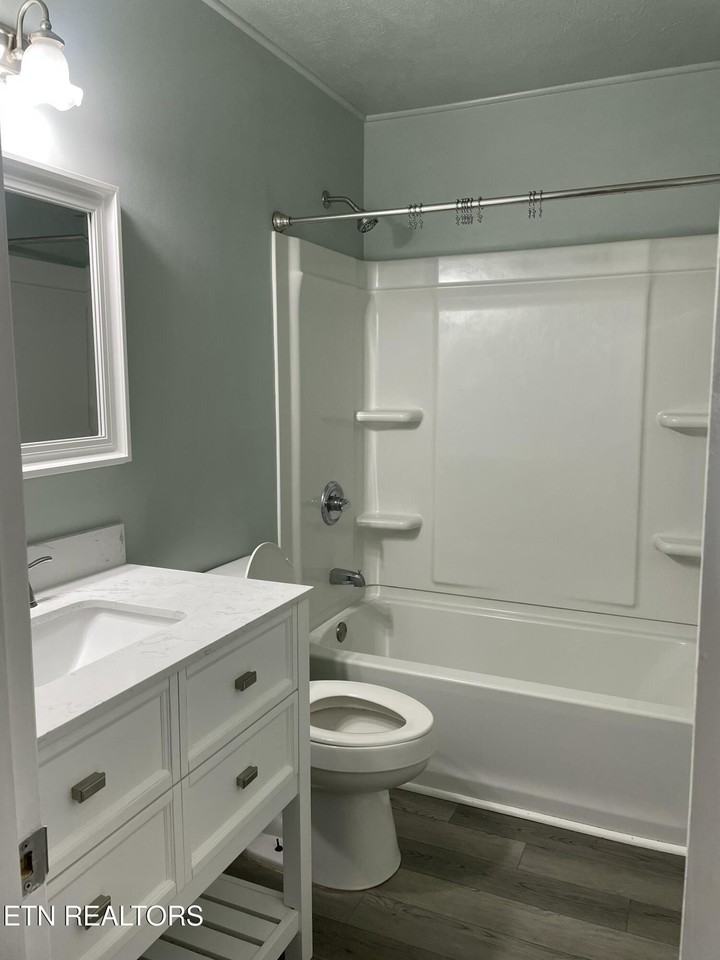 306 N Ridge Ave - Photo 7 of 13