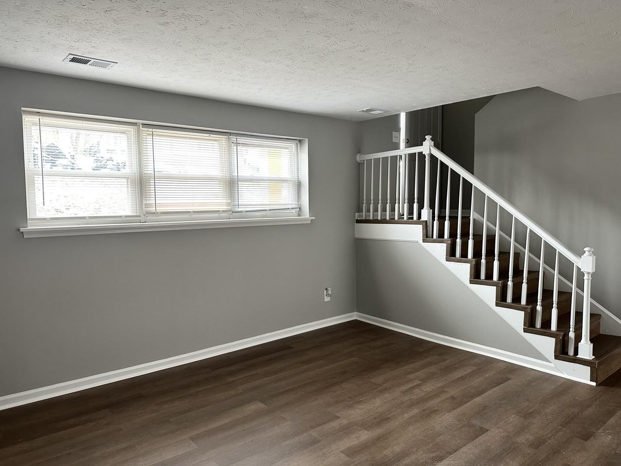 1179 Tatesbrook Dr Unit B #B - Photo 3 of 12