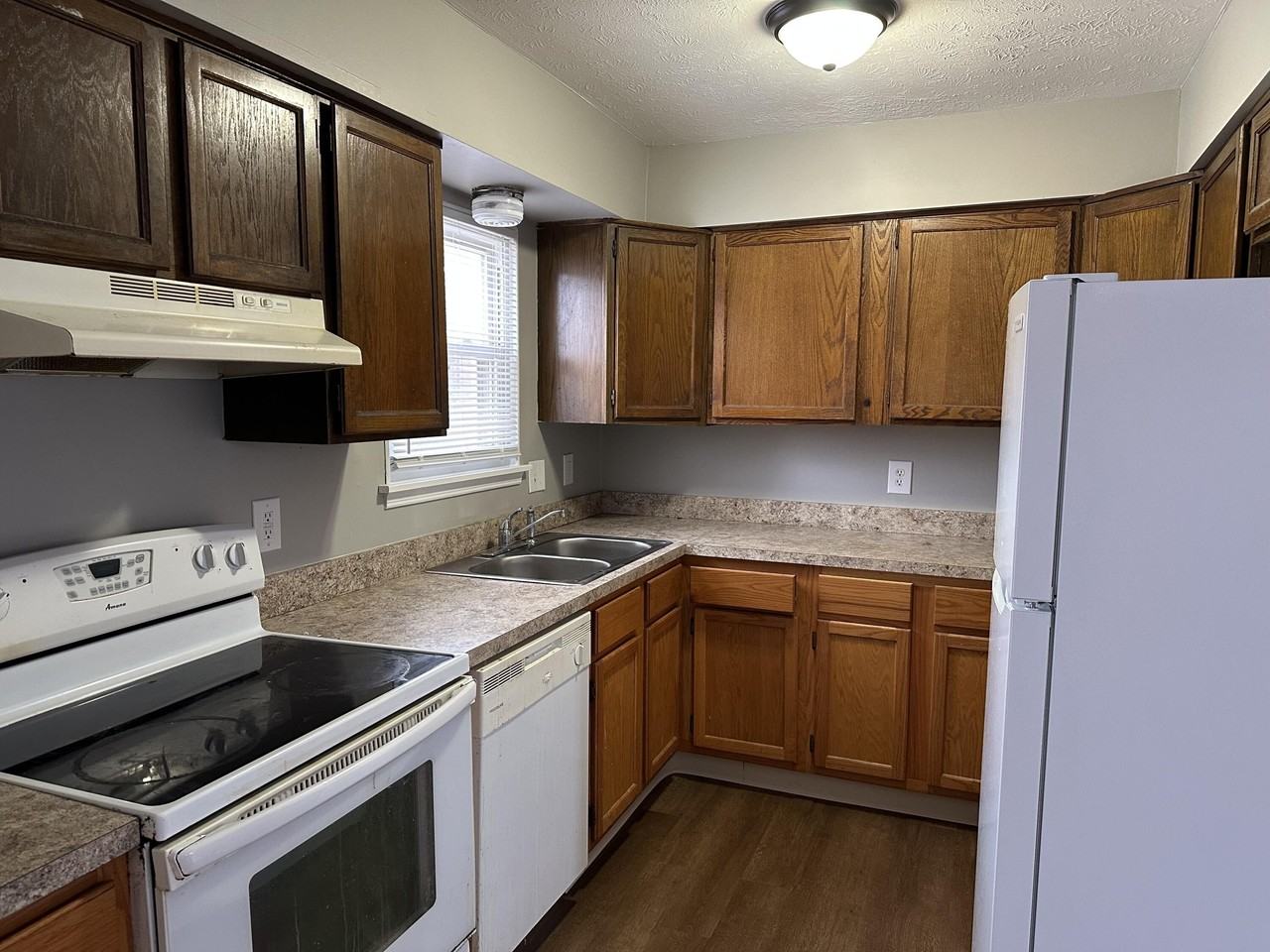 1179 Tatesbrook Dr Unit B #B - Photo 4 of 12