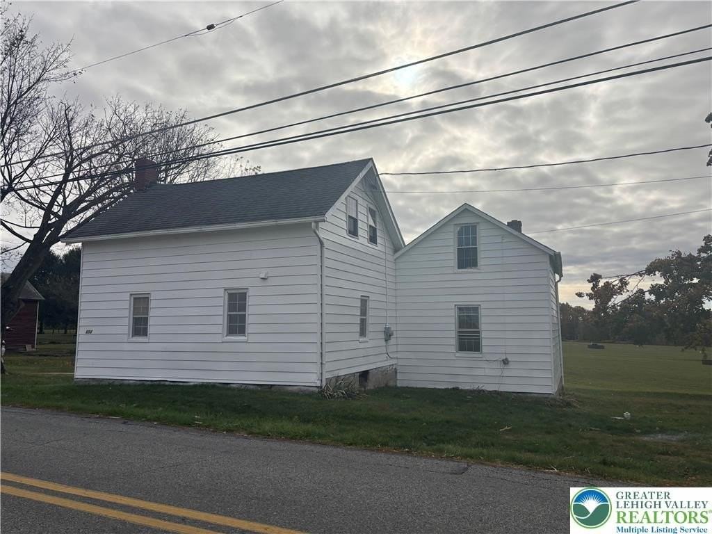 654 Youngs Hill Rd - Photo 3 of 36