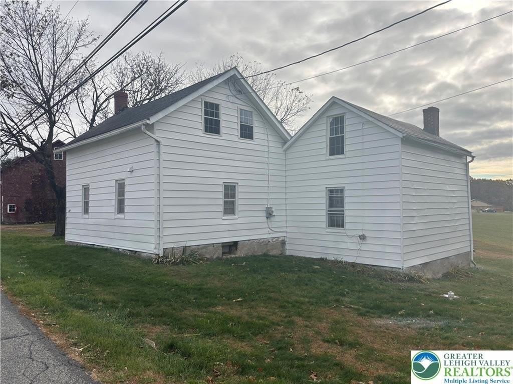 654 Youngs Hill Rd - Photo 4 of 36