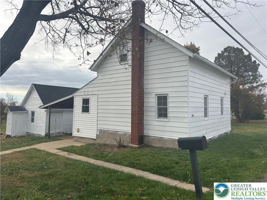 654 Youngs Hill Rd - Photo 5 of 36