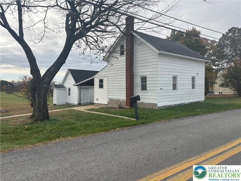 654 Youngs Hill Rd - Photo 6 of 36