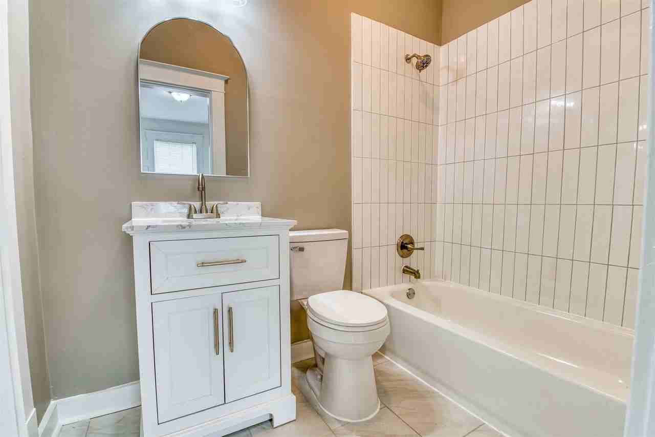 820 N Mcneil St - Photo 3 of 7