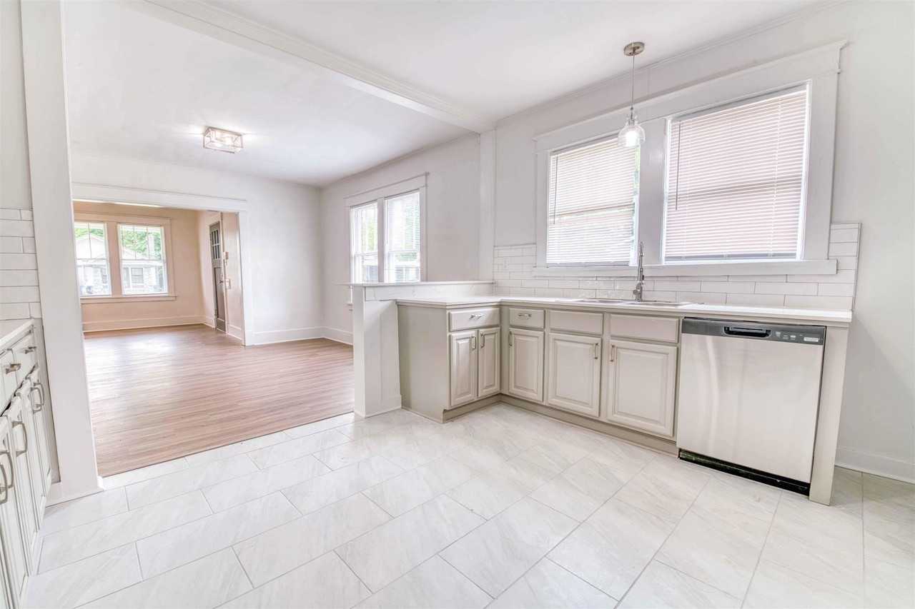 820 N Mcneil St - Photo 4 of 7