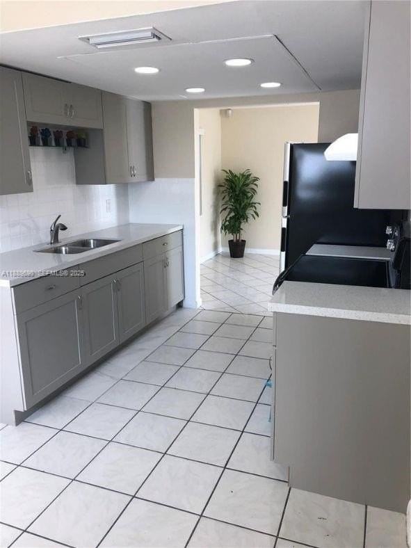 4231 Nw 27th St #NA - Photo 2 of 24