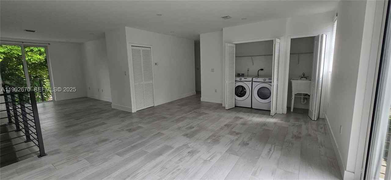 3823 Thomas Avenue - Photo 7 of 36