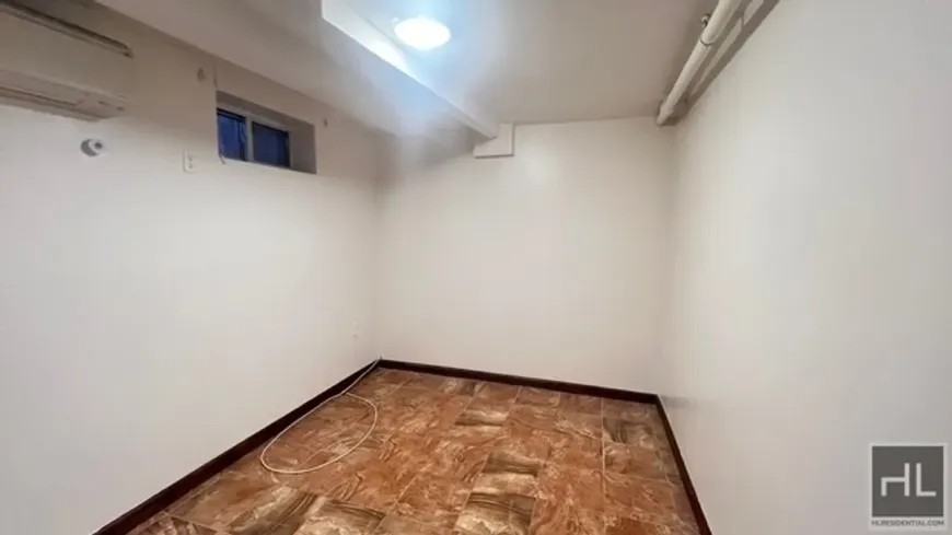 720 East 39th Street - Photo 7 of 10