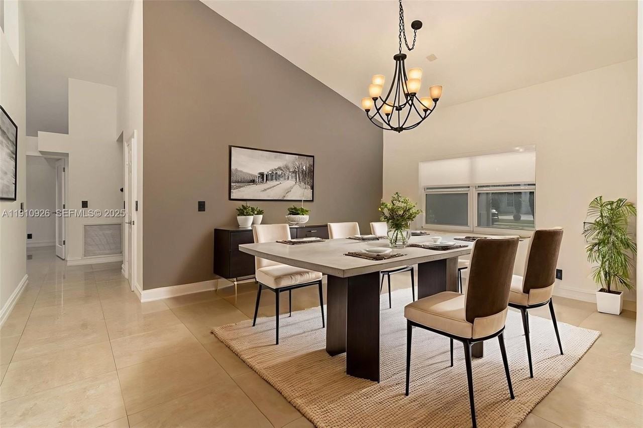 1222 Manor Ct - Photo 3 of 44