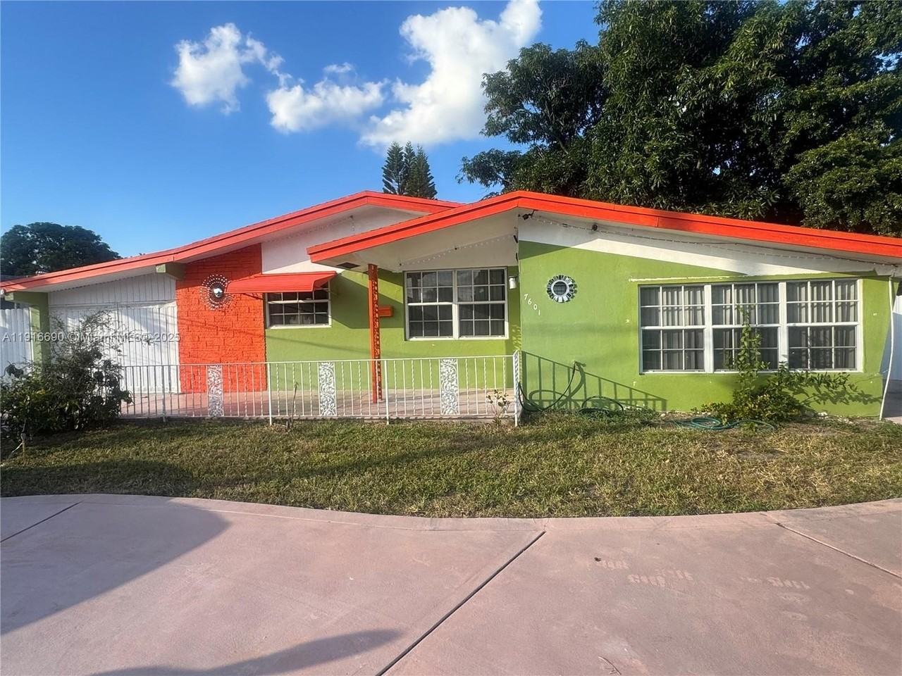 7601 Nw 13th St - Photo 5 of 10