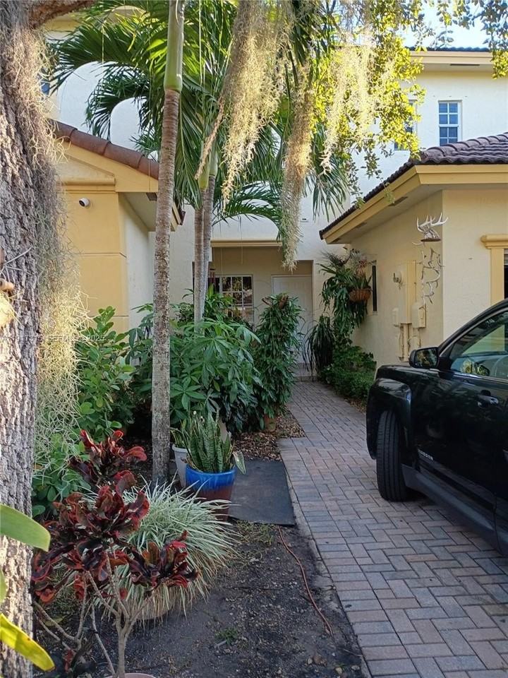 13274 Sw 142nd Ter #13274 - Photo 3 of 32