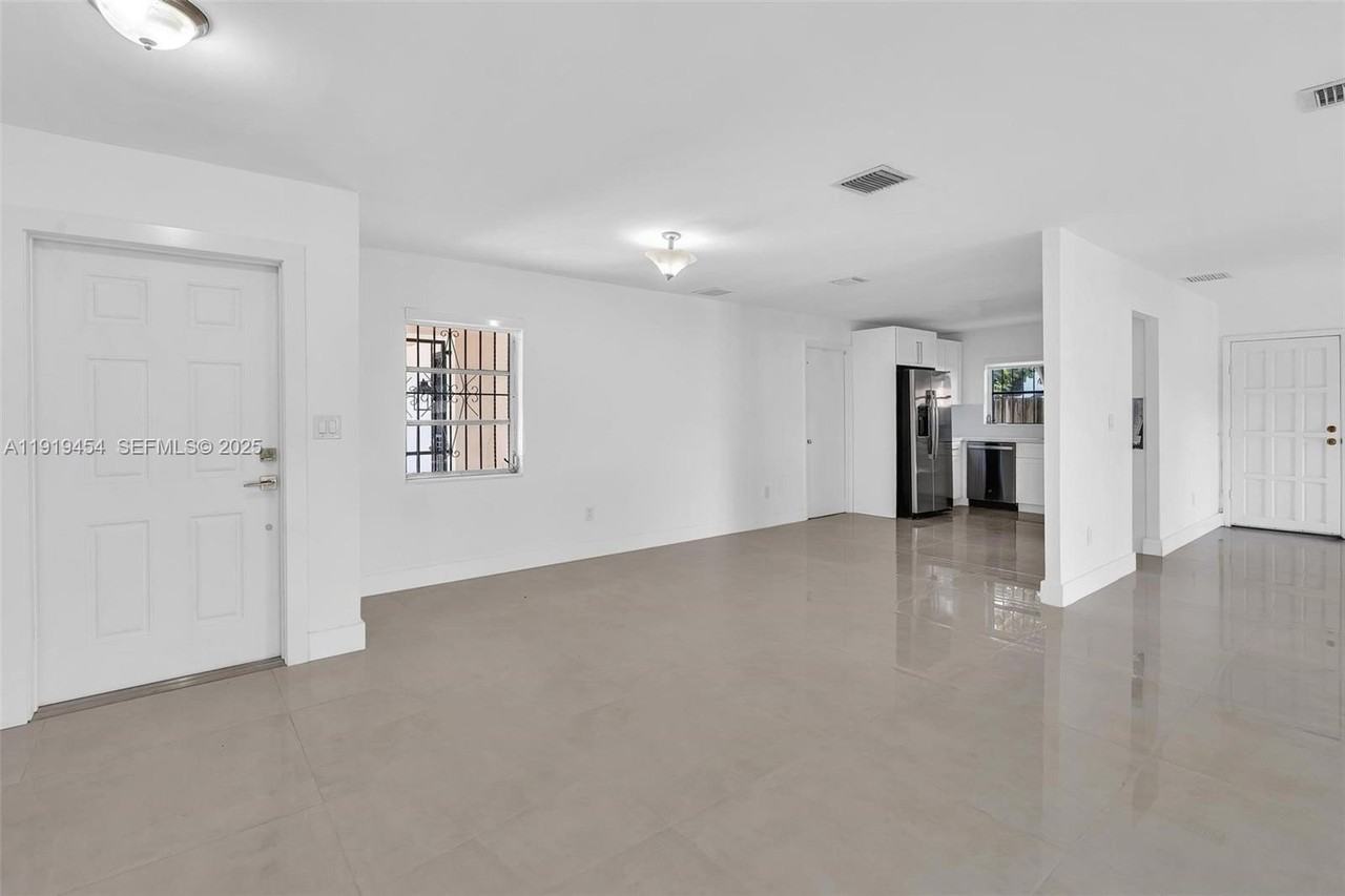 13011 Sw 80th St - Photo 7 of 46