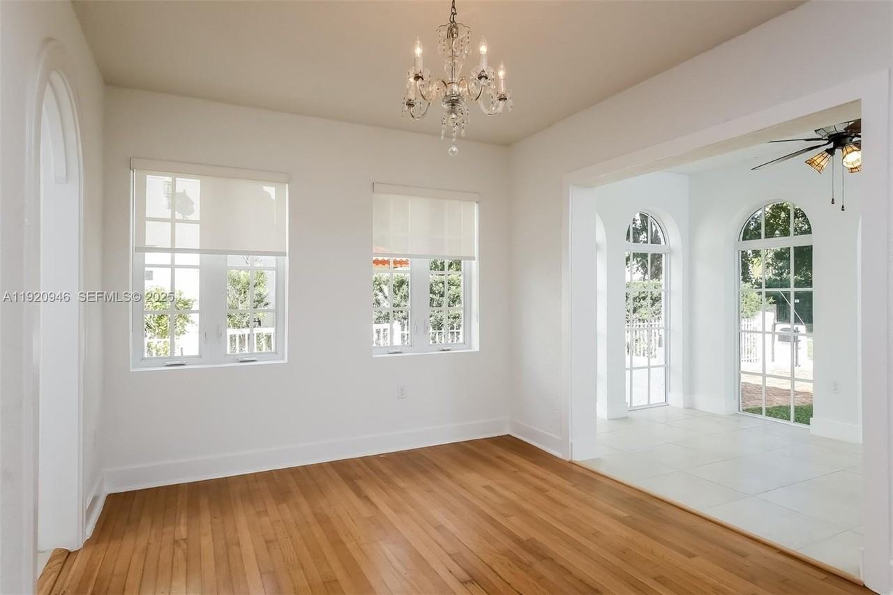 1916 Ferdinand St - Photo 7 of 50