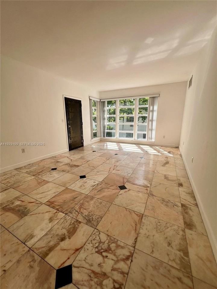 9350 E Bay Harbor Dr #6 - Photo 3 of 18