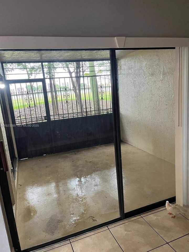 20320 Ne 3rd Ct #7 - Photo 3 of 10