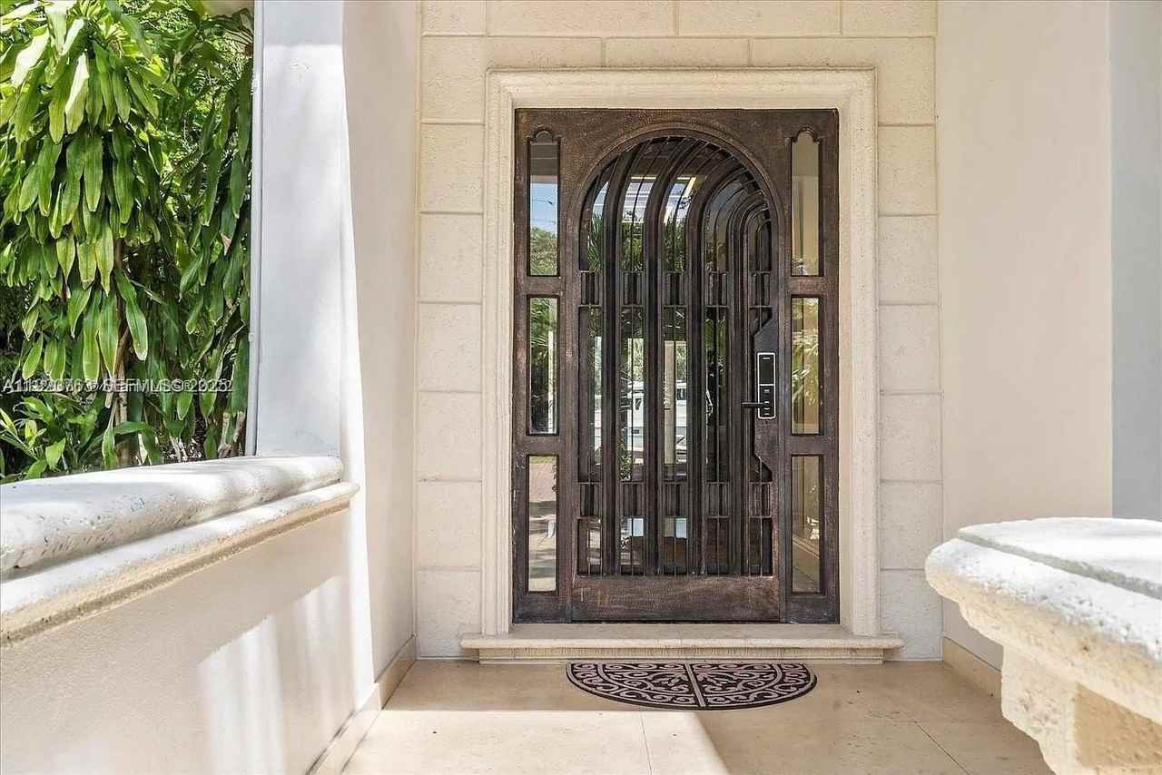 800 Sw 12th Ave - Photo 4 of 28