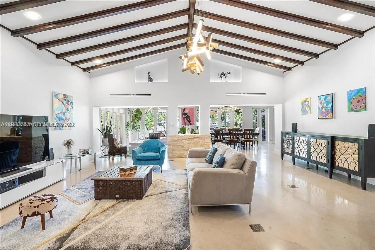 800 Sw 12th Ave - Photo 5 of 28