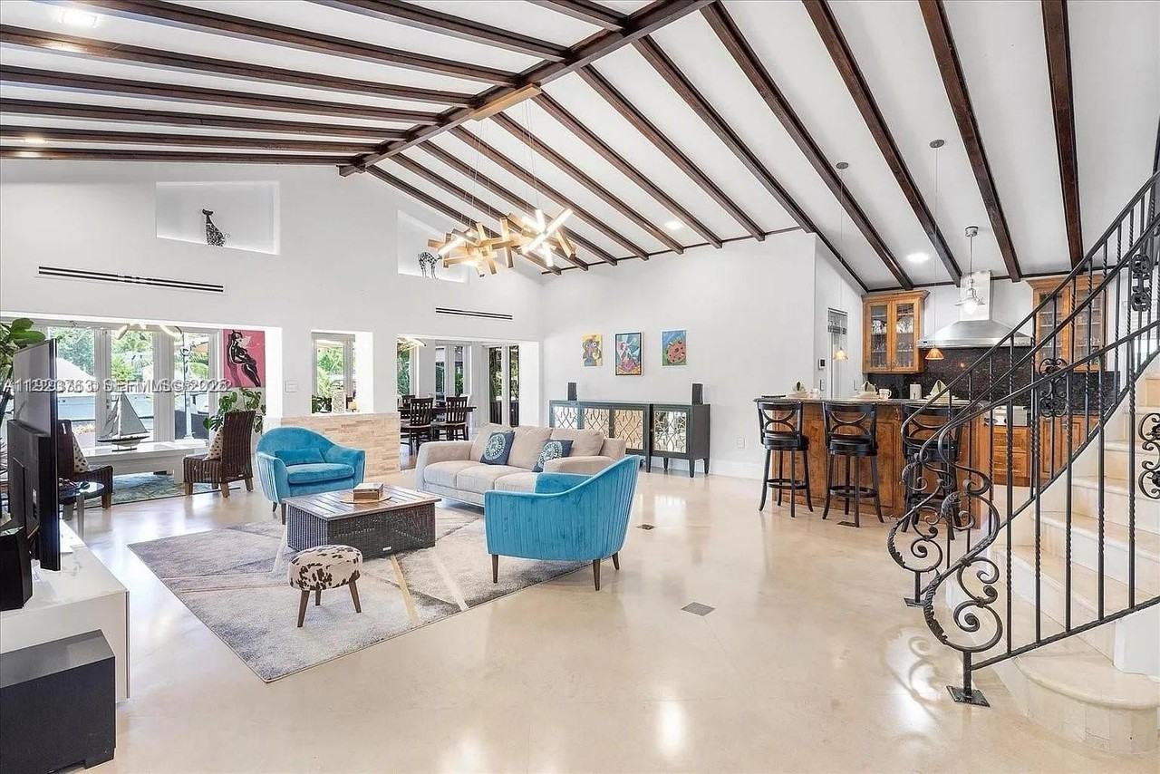 800 Sw 12th Ave - Photo 6 of 28